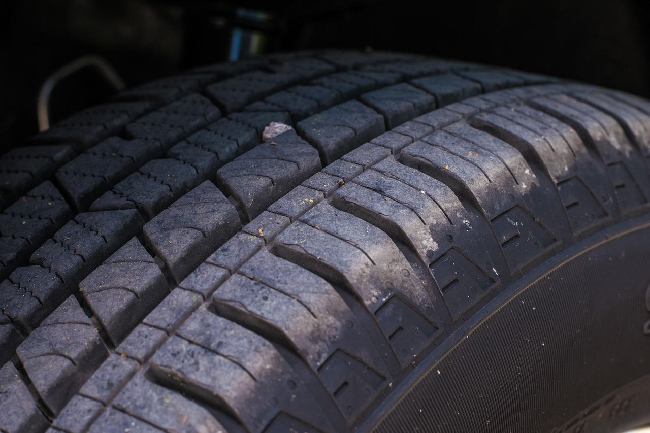North Miami, FL Mobile Tire & Auto service vehicle